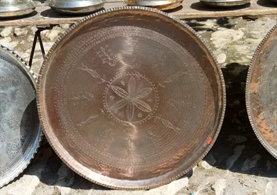 عکس سینی سنتی قدیمی با طراحی زیبا و منحصر به فرد
