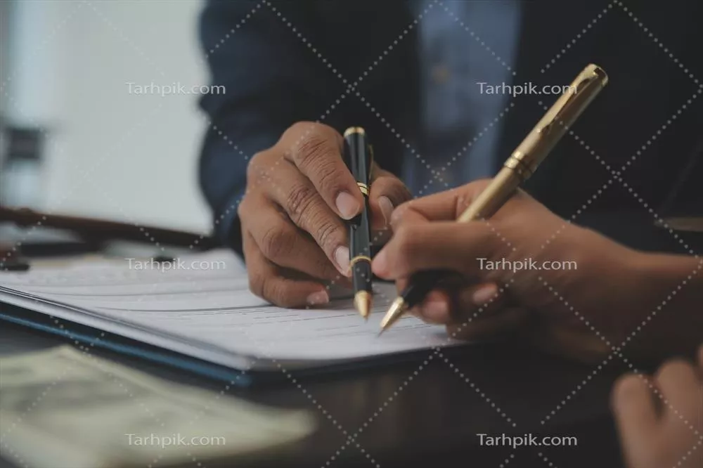 عکس بررسی جامع قوانین و رویه های قضایی در نظام حقوقی ایران