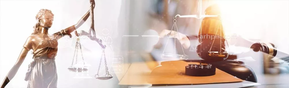 عکس مشاوره حقوقی و تجاری: بررسی قراردادها و ترازوی عدالت در دفتر وکالت
