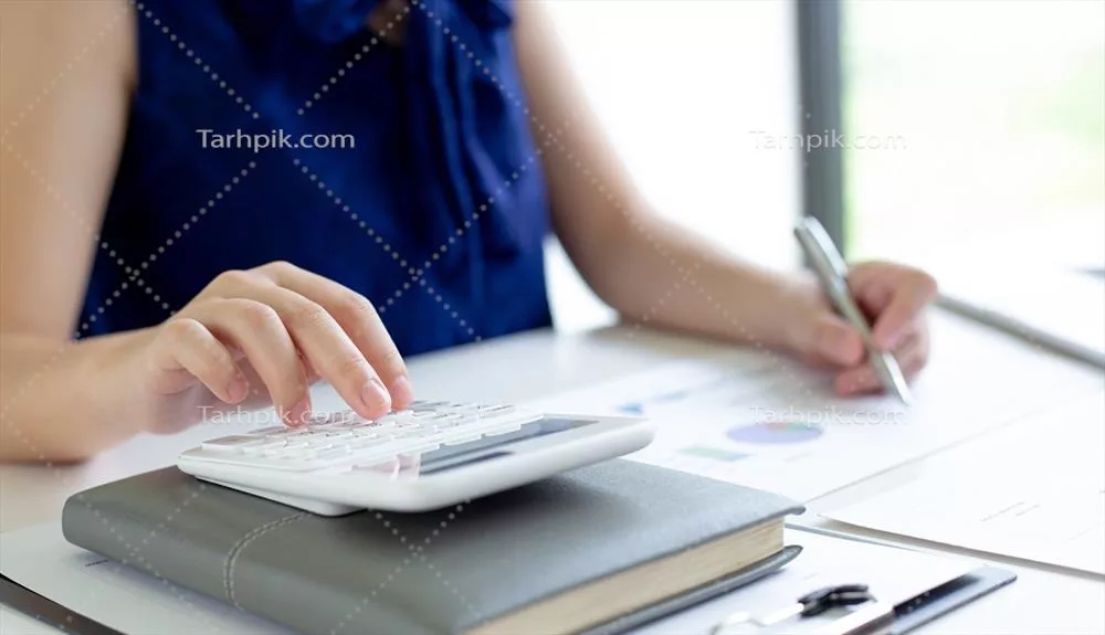 عکس محاسبات مالی و تجزیه و تحلیل سرمایه گذاری در املاک توسط بازرگانان