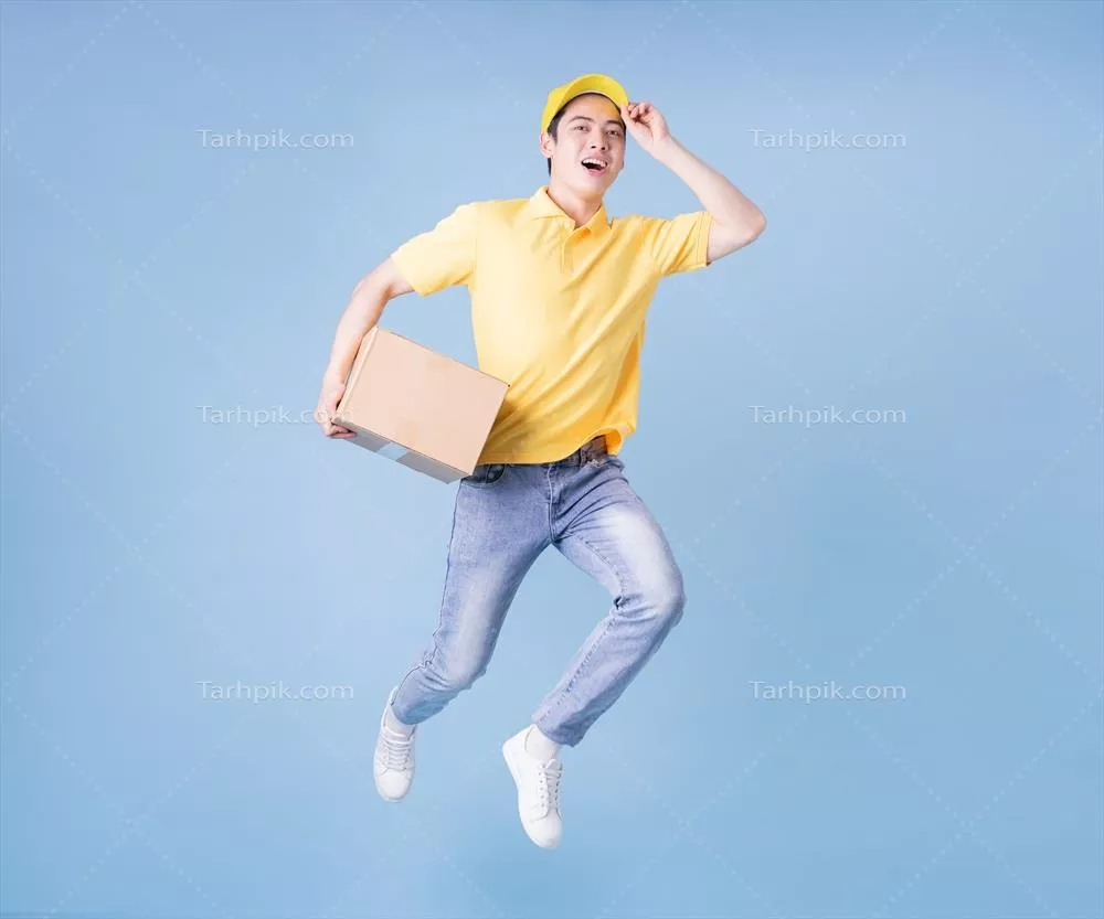 عکس تصویری از یک پیک آسیایی در پس زمینه آبی با جزئیات کامل
