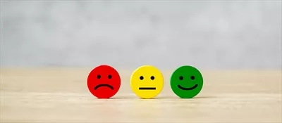 عکس انتخاب احساسات توسط مشتریان برای ارزیابی خدمات و نظرات