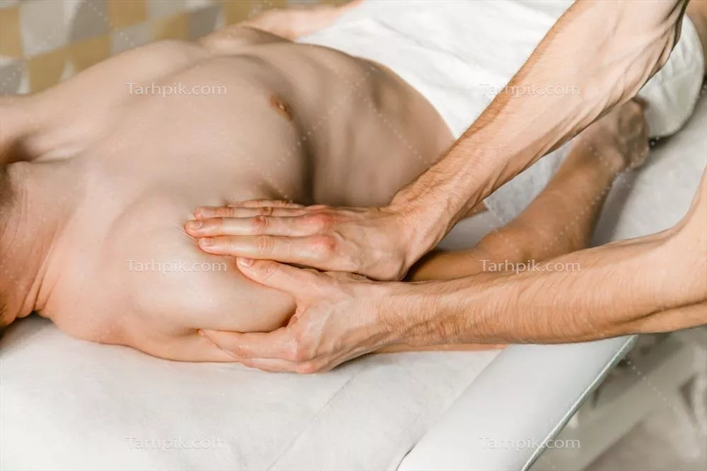 عکس ماساژ چهار دستی: تجربه ای بی نظیر در سالن زیبایی و مراقبت از سلامت