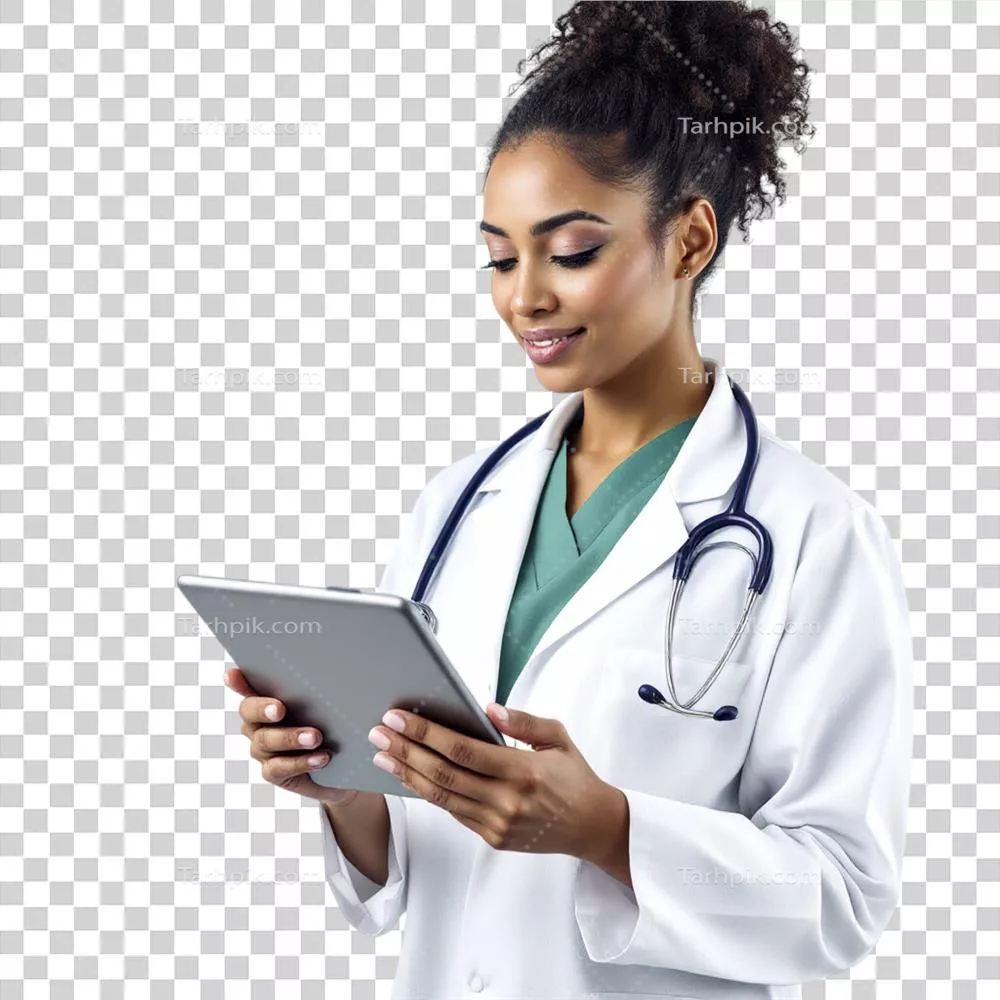 عکس دوربری پزشک زن در حال بررسی اطلاعات پزشکی با تبلت در مطب