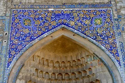 عکس بررسی عناصر معماری باستانی آسیای مرکزی و گنبدهای سنتی آن