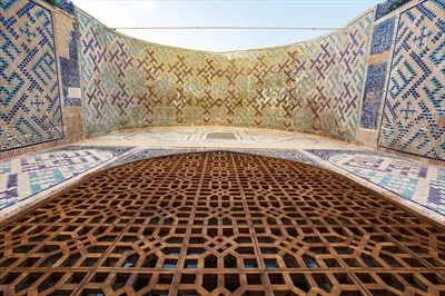 عکس نمای بیرونی مسجد کوک گمباز در شهر شاهرود، قشقدریو، ازبکستان
