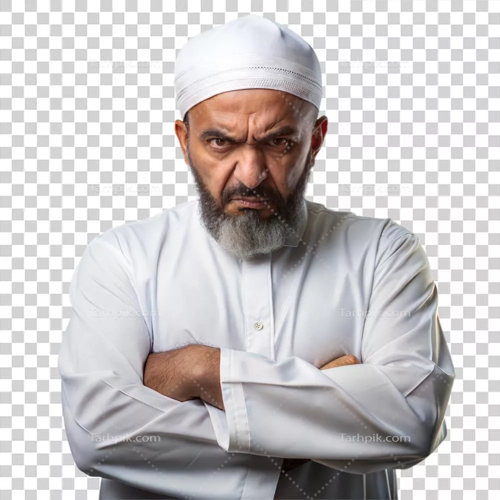 عکس دوربری مردی جدی از خاورمیانه با لباس سنتی سفید و کلاه مخصوص