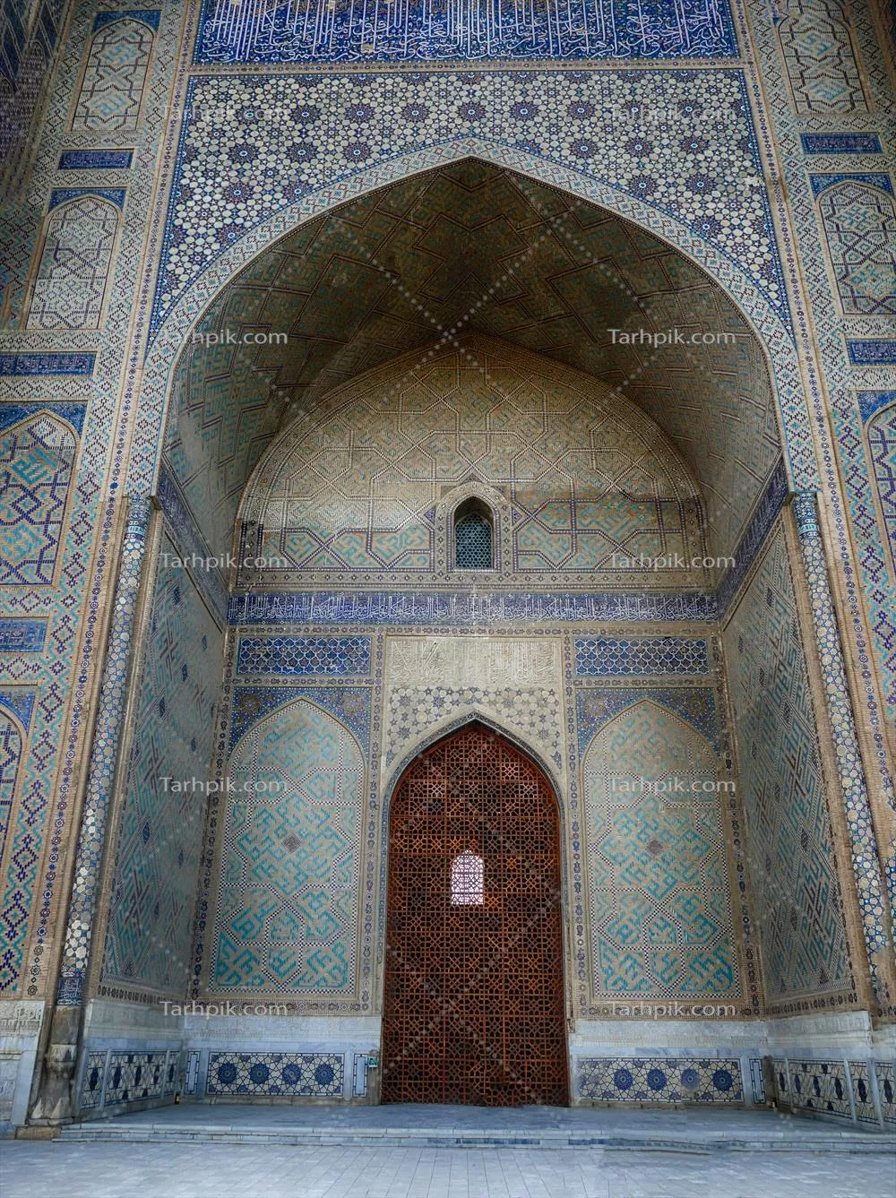 عکس مقبره شاهی زنده در قرن 11 تا 15 میلادی: جاذبه ای تاریخی و فرهنگی
