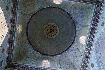 عکس زینت های گنبد و فضای داخلی مسجد بی بی خانم در سمرقند ازبکستان