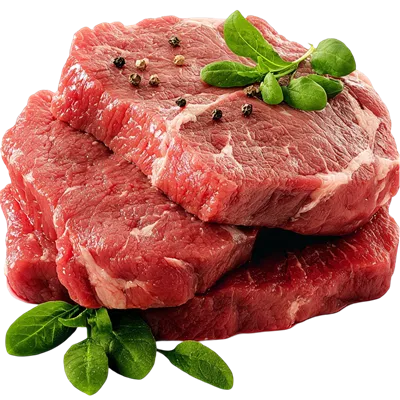 عکس دوربری استیک های خام گوشت قرمز با تزئینات گیاهی و ادویه های خوشمزه