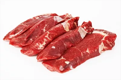 عکس تکه های خام استیک فیله با کیفیت عالی و طعم بی نظیر