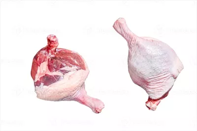 عکس پاهای مرغابی تازه و آزاد در پس زمینه ای سفید و خالص