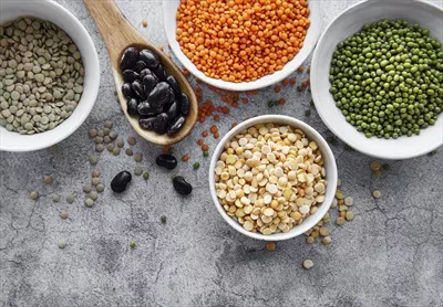 عکس انواع مختلف کاسه ها با حبوبات متنوع و رنگارنگ برای سفره شما