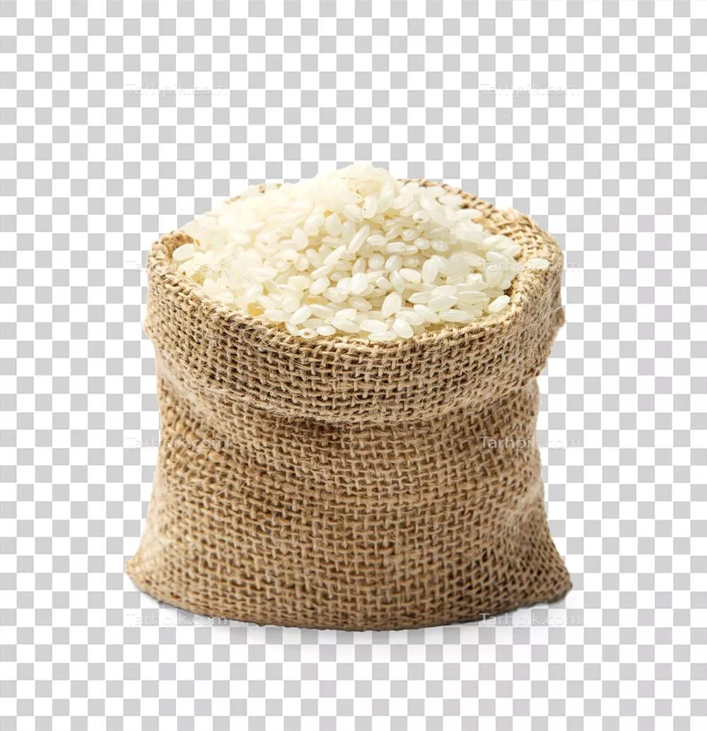 عکس دوربری برنج ارگانیک در کیسه، نمادی از مواد غذایی و شفافیت در کشاورزی