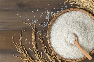 عکس بررسی و معرفی برنج یاسمین تایلندی در سبد بامبو