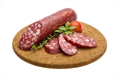 عکس سوسیس و کالباس های خوشمزه روی تخته چوبی - تجربه ای لذیذ