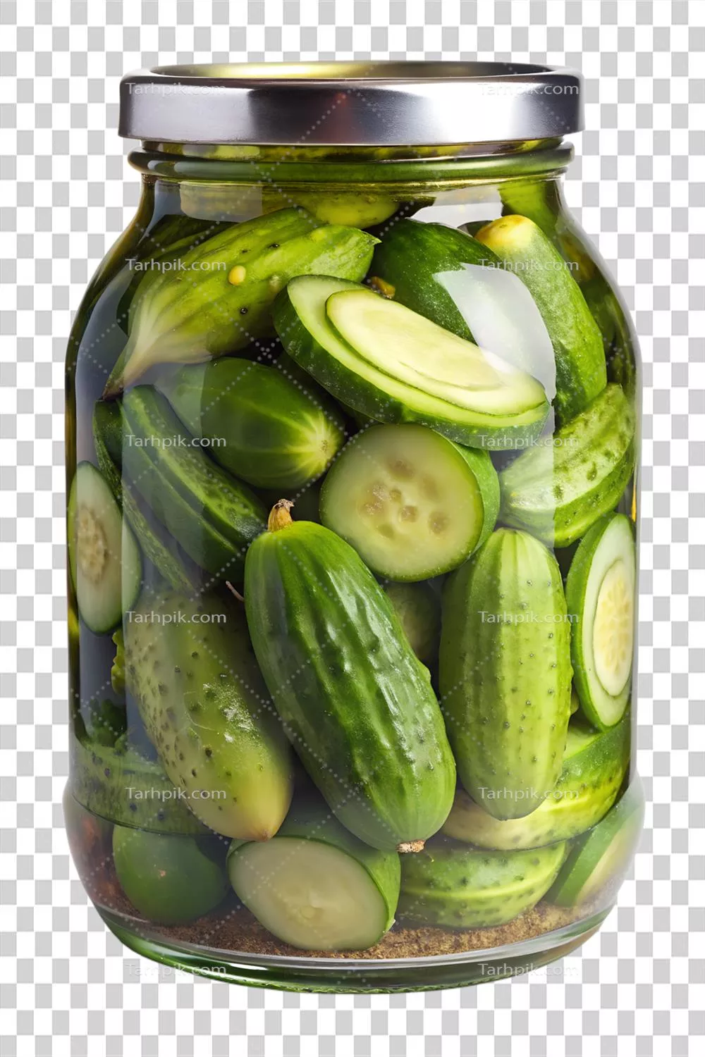 عکس دوربری شیشه ای پر از خیارشور تازه و خوشمزه با طراحی شفاف