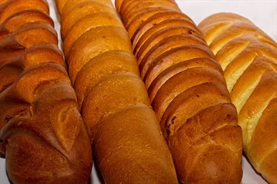 عکس نقش نان باگت در سفره ایرانی: طرز تهیه و نکات مهم آن