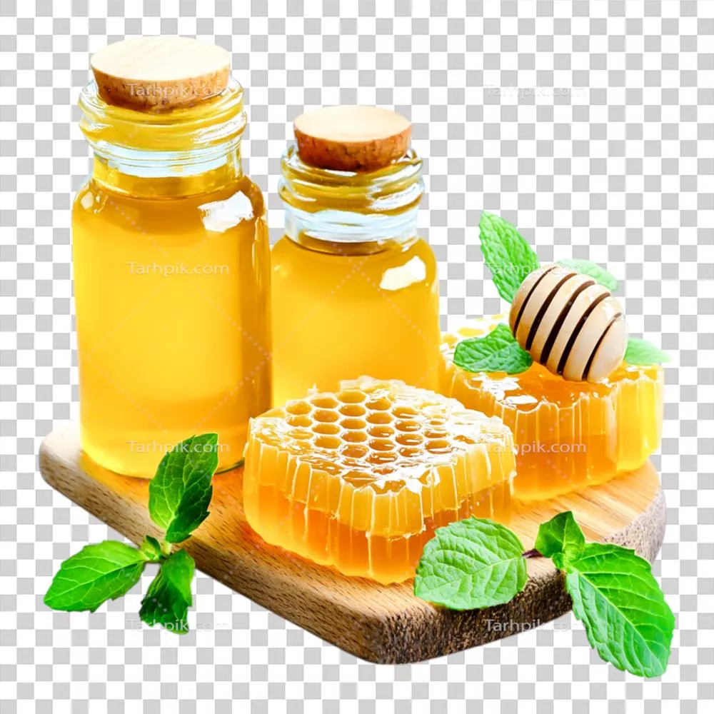 عکس دوربری عسل تازه در بطری های شیک با ترکیب موم و نعناع بر روی سطح چوبی