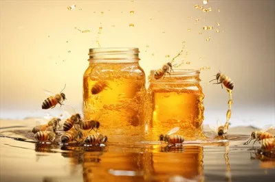 عکس زیبای شیشه عسل با پس زمینه ای دلنشین و طبیعی