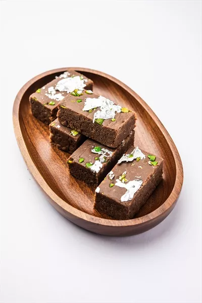 عکس طرز تهیه بارفی شکلاتی: دسر خوشمزه و متفاوت برای جشن ها