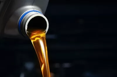 عکس تغییر روغن موتور: نکات و مراحل ضروری برای حفظ سلامت خودرو
