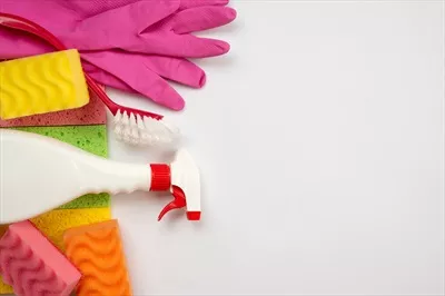 عکس محصولات بهداشتی و نظافتی خانگی بر روی پس زمینه سفید