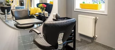 عکس فضای داخلی یک سالن زیبایی با طراحی مدرن و دلنشین