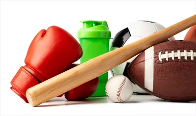 عکس تجهیزات ورزشی متنوع و جذاب بر روی پس زمینه سفید
