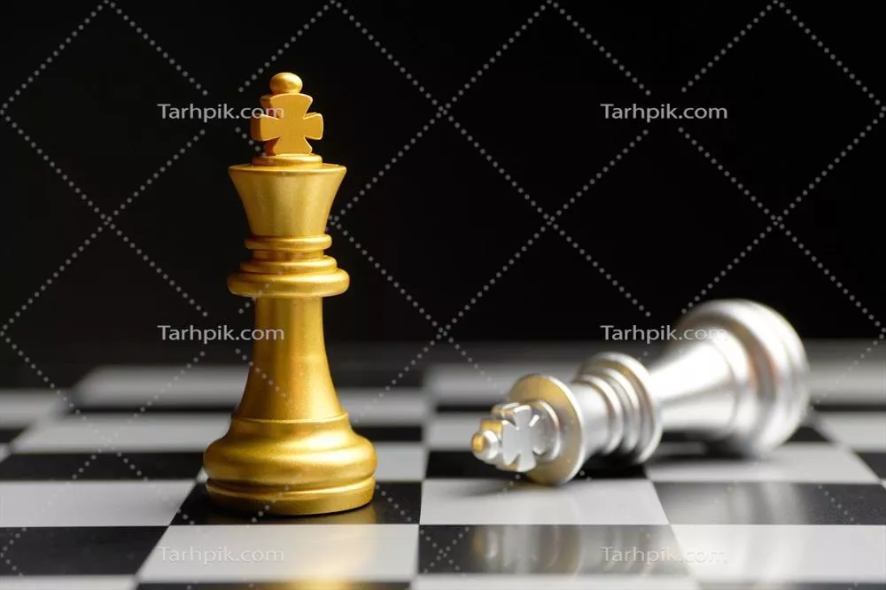 عکس تزیینات زیبا و جذاب با مهره های شطرنج طلایی و نقره ای