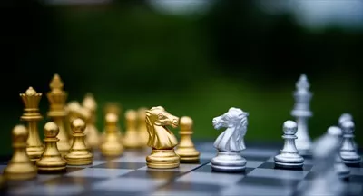 عکس استراتژی های موفقیت در کسب و کار با استفاده از بازی شطرنج و مفاهیم آن