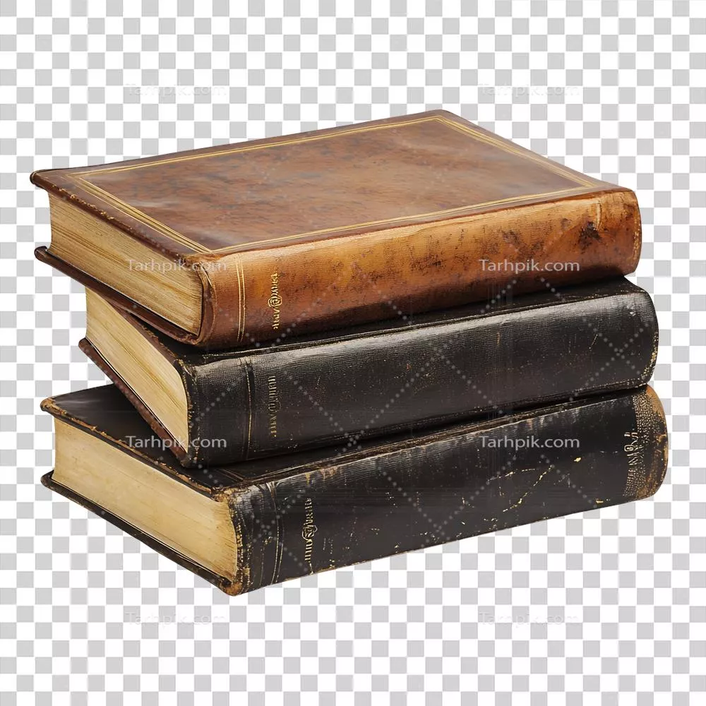 عکس دوربری تصویری زیبا از سه کتاب روی هم در پس زمینه شفاف
