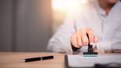 عکس تایید قراردادها و توافقات تجاری: مراحل و اهمیت آن در کسب و کار