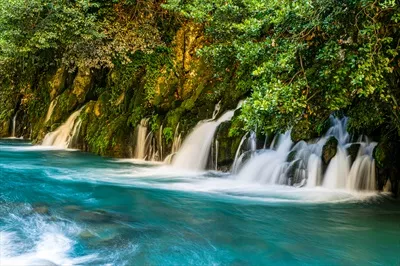 عکس آبشارهای زیبا در دل طبیعت: جاذبه ای شگفت انگیز برای گردشگران