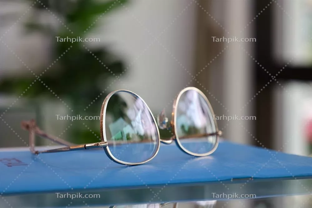 عکس عینک های پیشرفته برای افراد مسن: بررسی و ویژگی ها