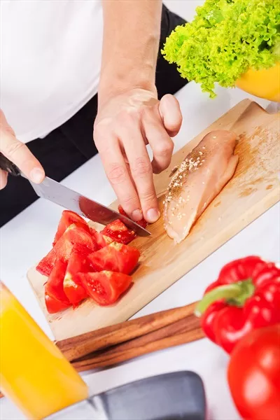 عکس آماده سازی غذا: نمایی جذاب از هنر آشپزی و زیبایی غذاها