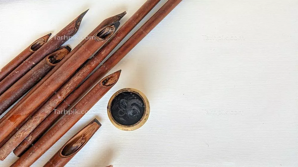 عکس بررسی ابزارهای خوشنویسی قرآن و پیشینه اسلامی آن ها