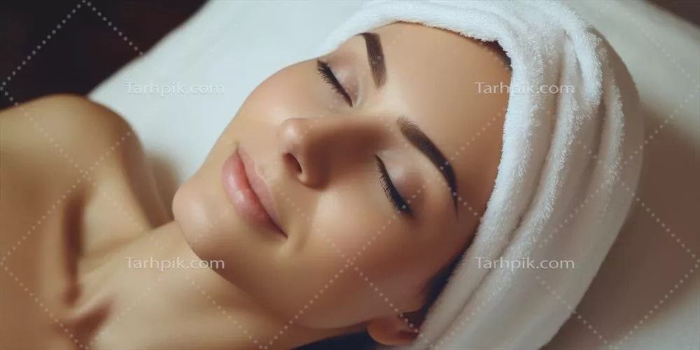 عکس زنی در سالن اسپا در حال انجام مراقبت از پوست صورت