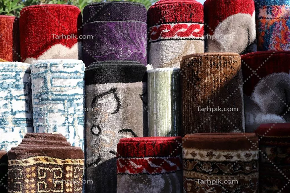 عکس نمایشگاه متنوع کالاها و پوشاک در یک مرکز خرید بزرگ تل آویو