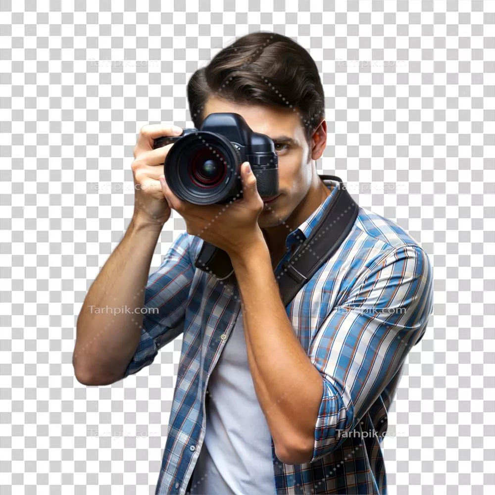 عکس دوربری عکاس حرفه ای در حال ثبت لحظه ای زیبا با دوربین پیشرفته