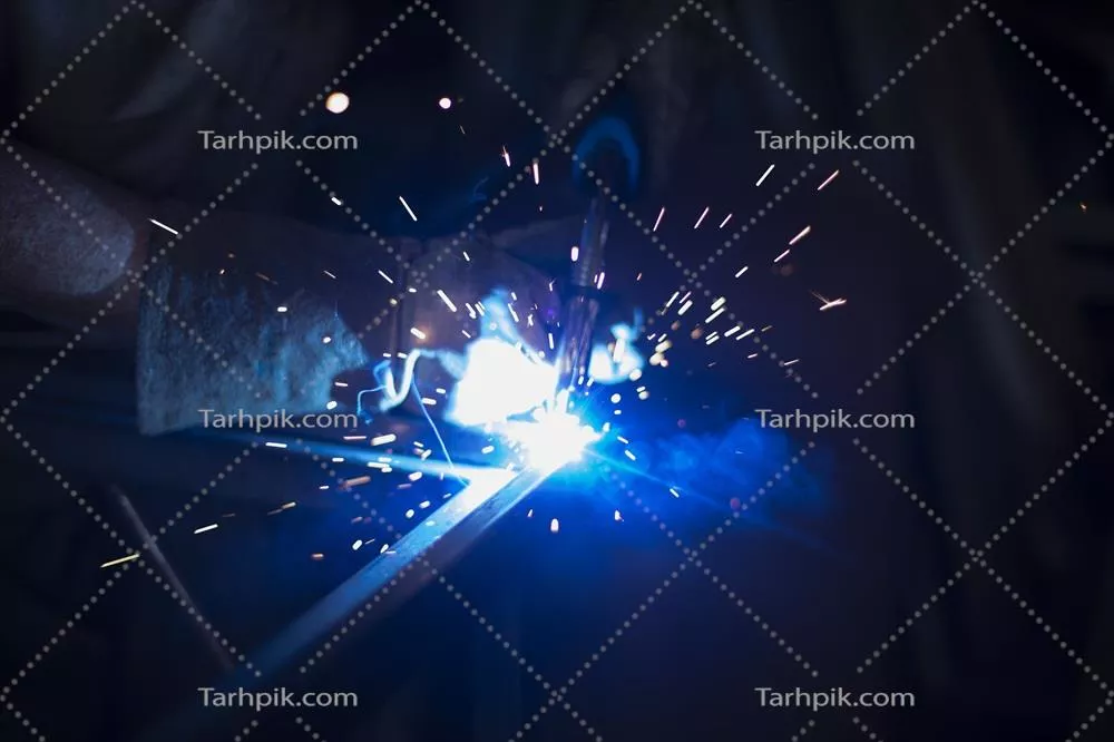 عکس فرایند جوشکاری فولاد: اتصال دقیق و مقاوم در دماهای بالا