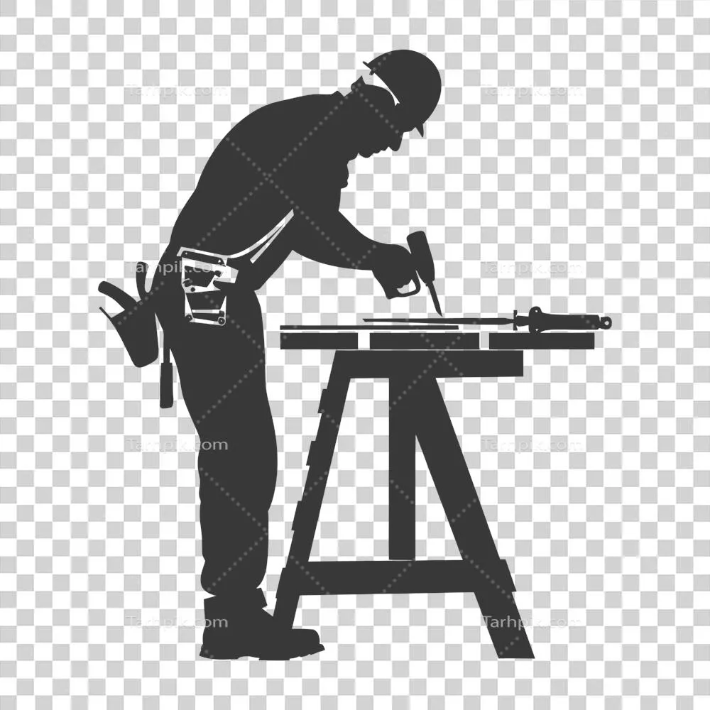 عکس دوربری تصویر سیاه و سفید از یک نجار در حال کار با جزئیات کامل