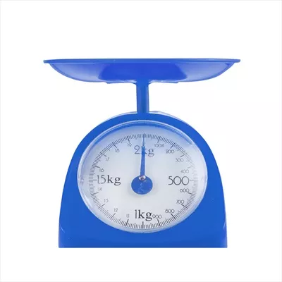 عکس مقیاس اندازه گیری پلاستیکی بر روی پس زمینه سفید برای سنجش وزن