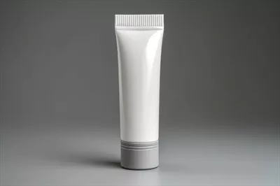عکس نمونه ای از لوله کرم سفید با طراحی مدرن و جذاب