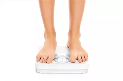 عکس زنان و چالش وزن: بررسی تأثیرات روانی و اجتماعی آن