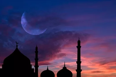 عکس جشن رمضان و عید فطر: نماد ماه رمضان و خوشحالی در این ایام مبارک