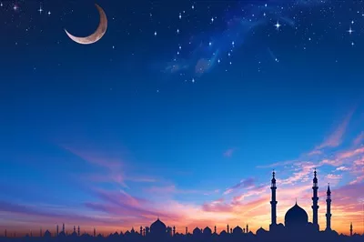 عکس آسمان غروب زیبا با سیلوئت های مسجد در ماه رمضان