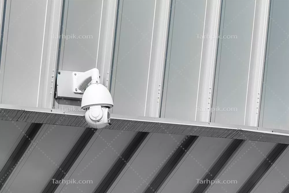 عکس دوربین های امنیتی و CCTV بر روی پس زمینه فلزی: بررسی و تحلیل
