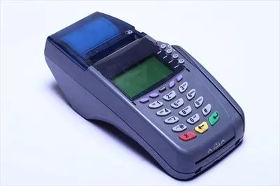 عکس دستگاه کارتخوان: ابزاری ضروری برای پرداخت های الکترونیکی در فروشگاه ها