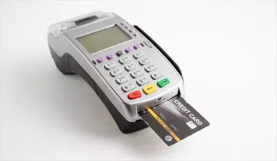 عکس ترمینال پرداخت POS: ابزاری ضروری برای کسب و کارهای مالی و خرید
